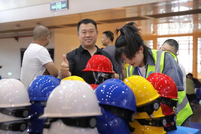 BOB半岛树立安全意识 保障安全生产 郑州劳保展护航重大项目建设(图5)