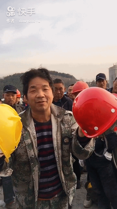 BOB半岛·(中国)官方网站这是搬砖的帽子这是领导的帽子…砰！(图3)