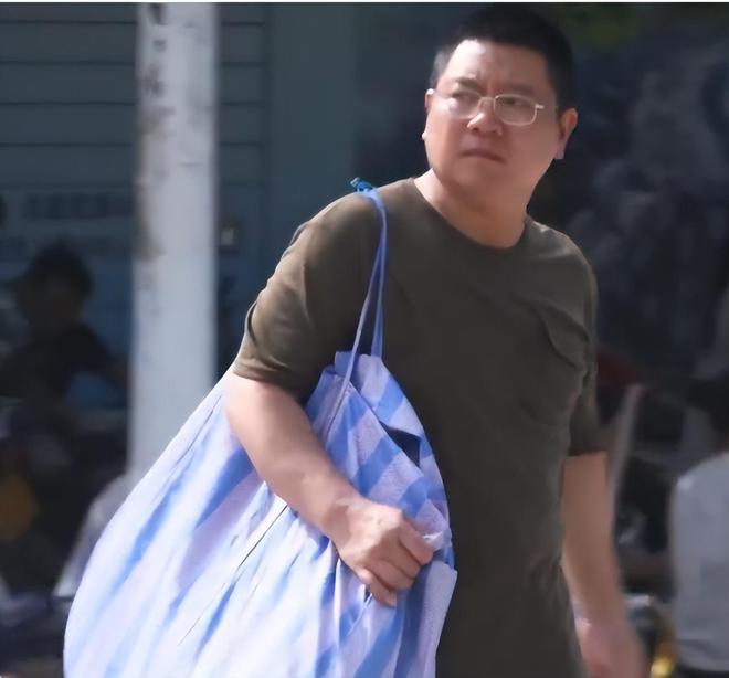 BOB半岛上海一身价35亿大老板假扮农民工到工地上班第一天差点被开除(图6)