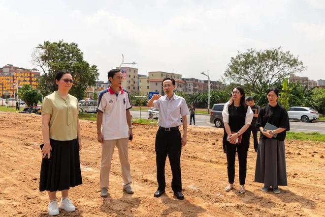 BOB半岛·(中国)官方网站迎国庆筑安全！市镇领导开展国庆节前安全生产督导检查(图4)