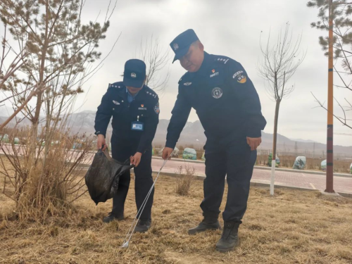 BOB半岛·(中国)官方网站“锋”火相传！让“雷锋精神”在警营绽放！(图6)