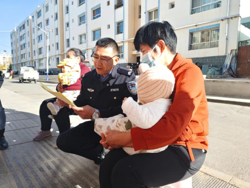BOB半岛·(中国)官方网站“锋”火相传！让“雷锋精神”在警营绽放！(图7)